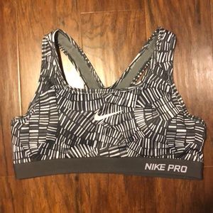 NIKE PRO CLASSIC MEDIUM IMPACT SPORTS BRA